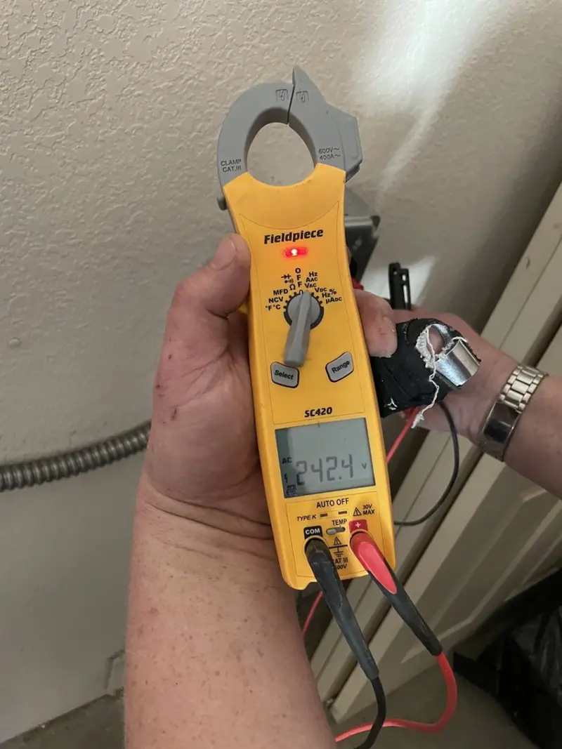 Voltage testing with clamp meter during Aluminum Wiring Replacement in Union City